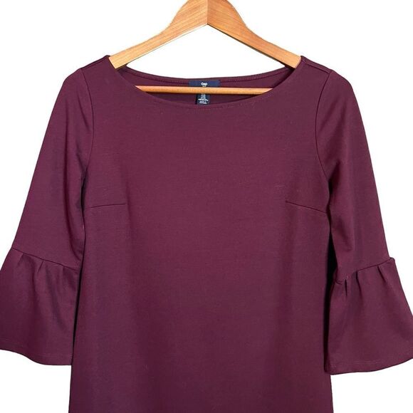 3 for $30! Gap maroon ponte bell sleeve dress. Size xs - Picture 2 of 8